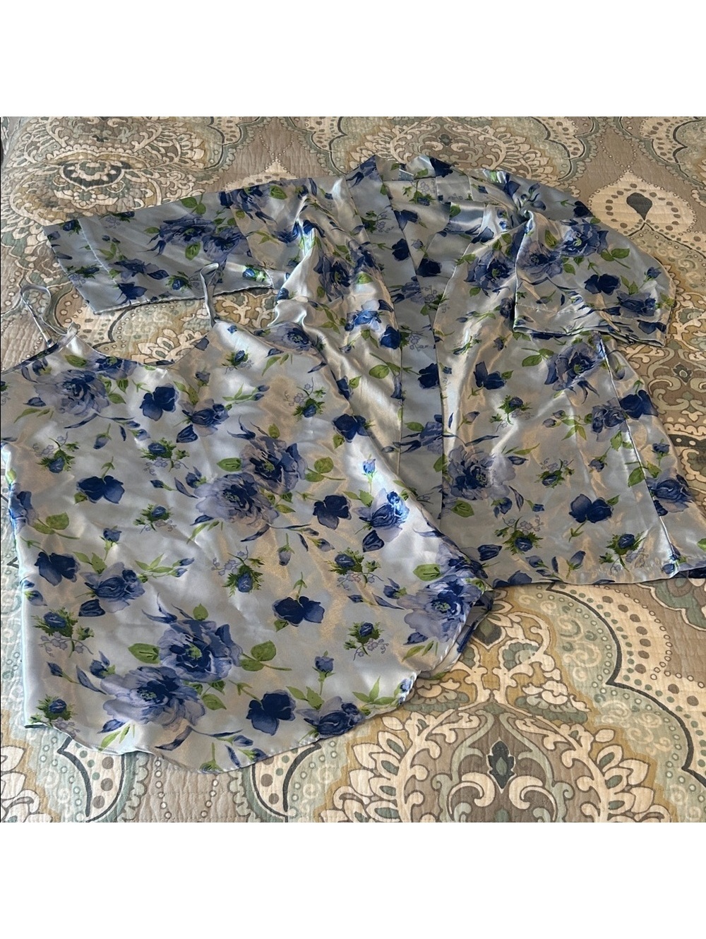Gabrielle Intimates Blue Floral Satin Pajama Set Size Small